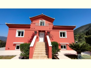 071, Elegant Villa with Panoramic Views in Zervata