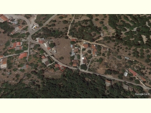 040, Οικόπεδο με παλιά κατοικία στα Πουλάτα